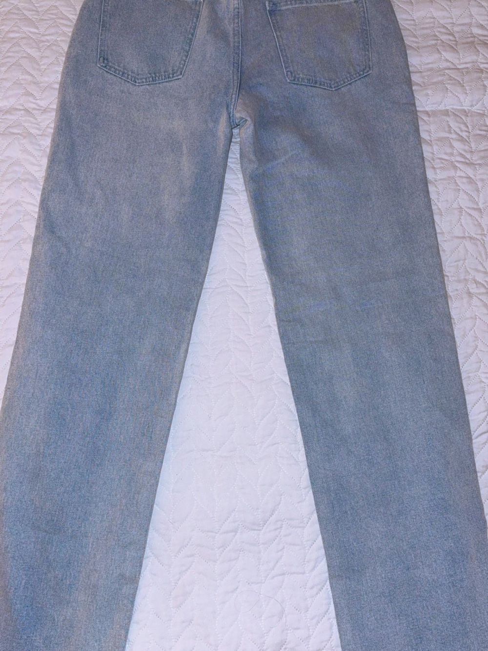 Light Blue Floral-Appliqué Straight-Leg Jeans - Picture 13 of 15